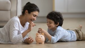 Veja como ensinar educação financeira para crianças
