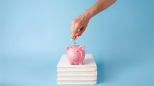 Não consegue guardar dinheiro todo mês? Veja essas dicas simples para colocar em prática e criar um bom hábito!