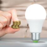 Dicas para economizar na conta de luz e água: veja 4 práticas simples e eficientes