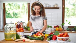 Por que vale a pena aprender a fazer comida em casa?